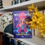 Sekrety nieumarłych - Mika Modrzyńska
