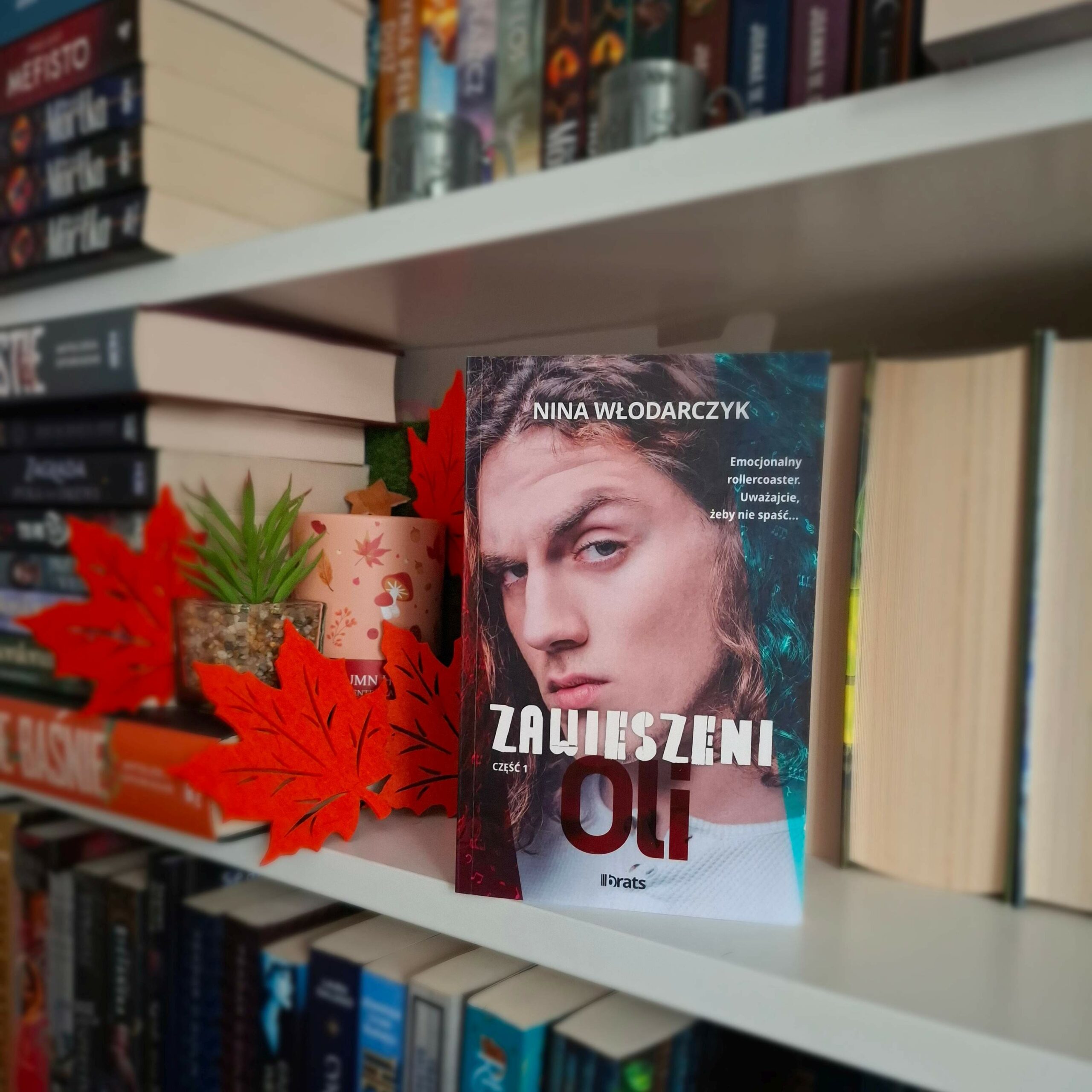 Zawieszeni. Oli - Nina Włodarczyk